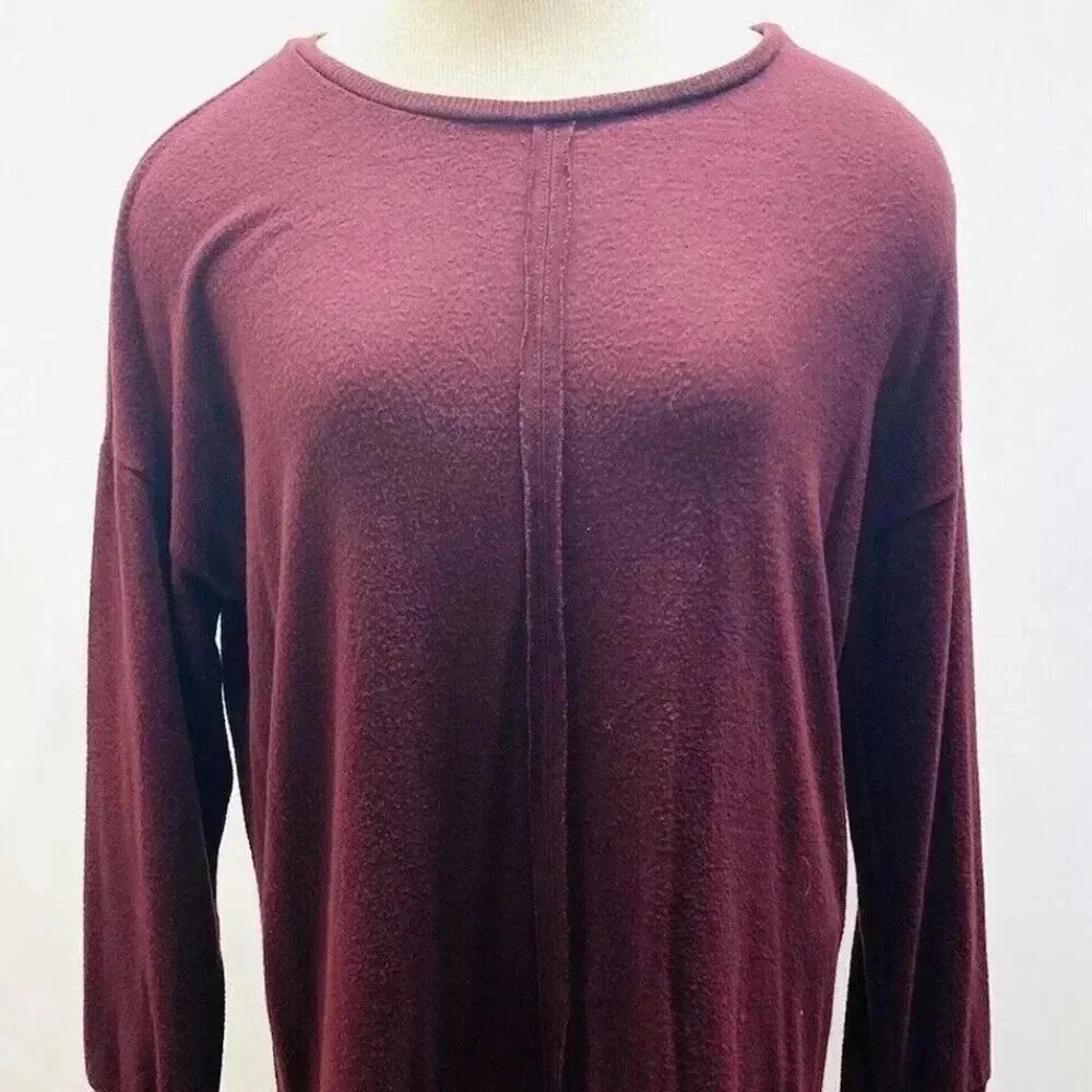 GIBSON Women Long Sleeve Pull-Over Burgundy Asymmetrical Hem Sweater Size Medium